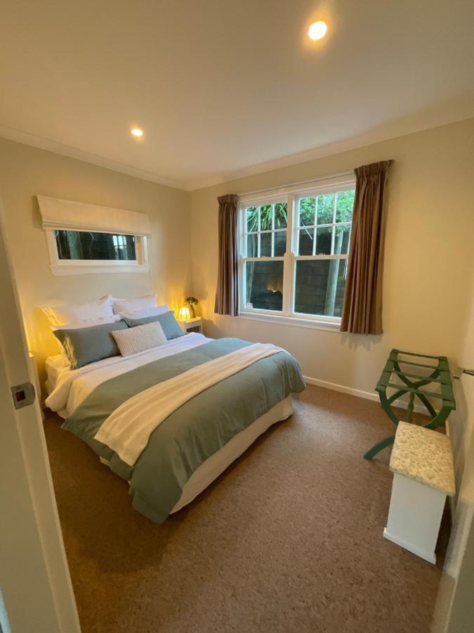 Refined, Retro & Relaxing Villa Paraparaumu Dış mekan fotoğraf